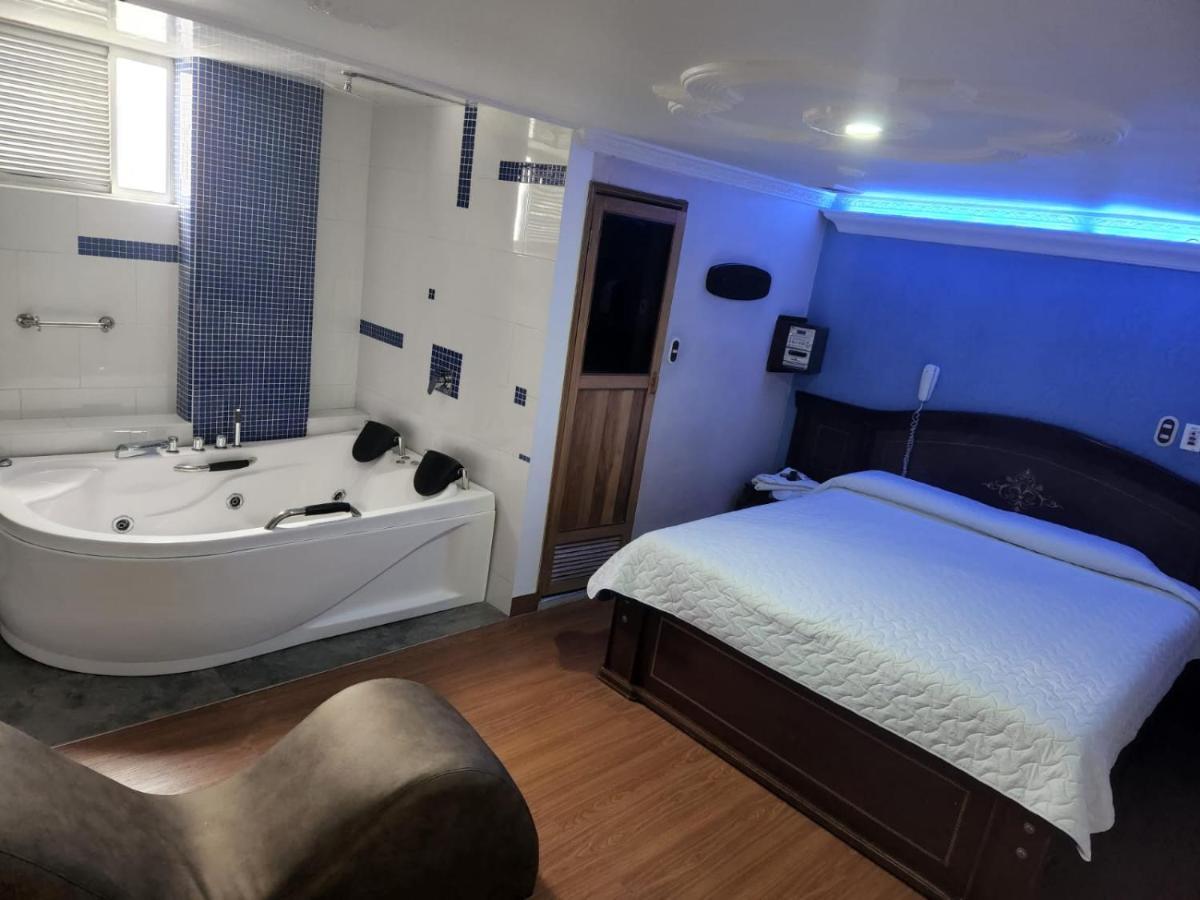 Motel Piramides De Cristal Μπογκοτά Εξωτερικό φωτογραφία